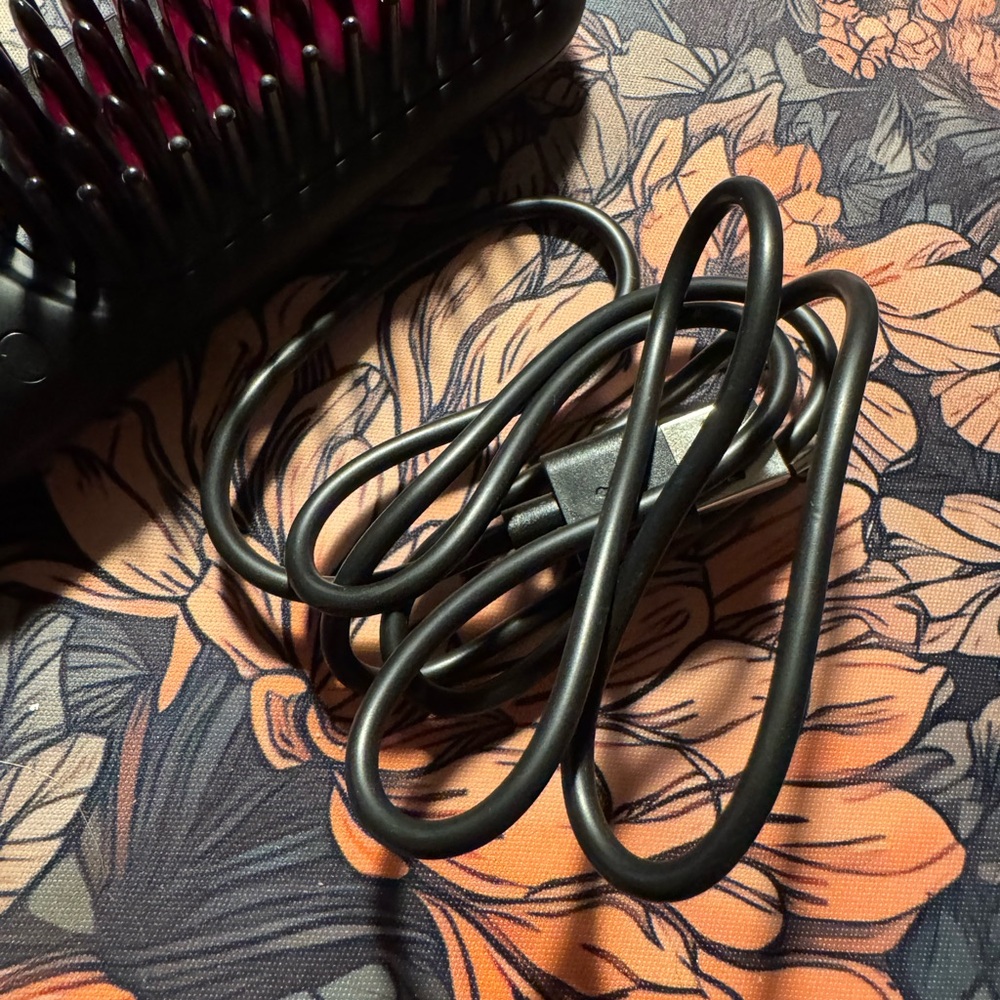 NWOT Black Electric Straightening Hair Brush - Picture 3 of 5